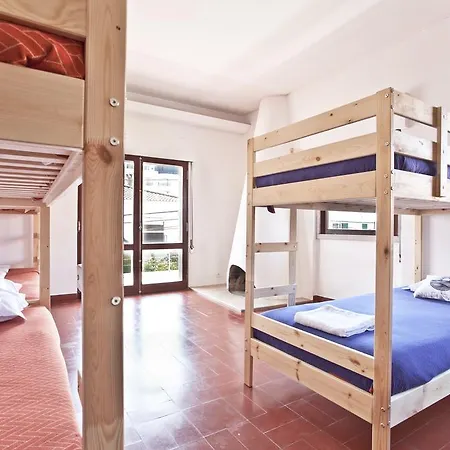 Lost Caparica Surf House Кошта-да-Капарика