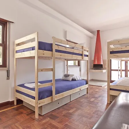 Lost Caparica Surf House Отель типа 