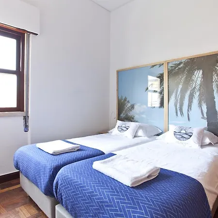 Lost Caparica Surf House * Кошта-да-Капарика