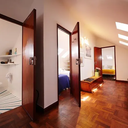 Lost Caparica Surf House Кошта-да-Капарика