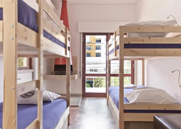 Lost Caparica Surf House * Costa de Caparica