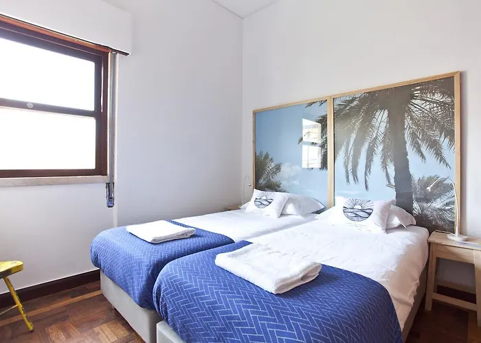 Lost Caparica Surf House * Costa de Caparica