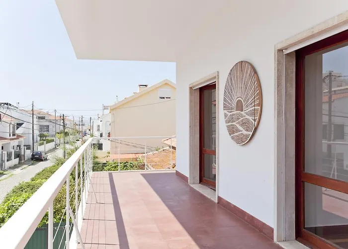 Lost Caparica Surf House Costa de Caparica