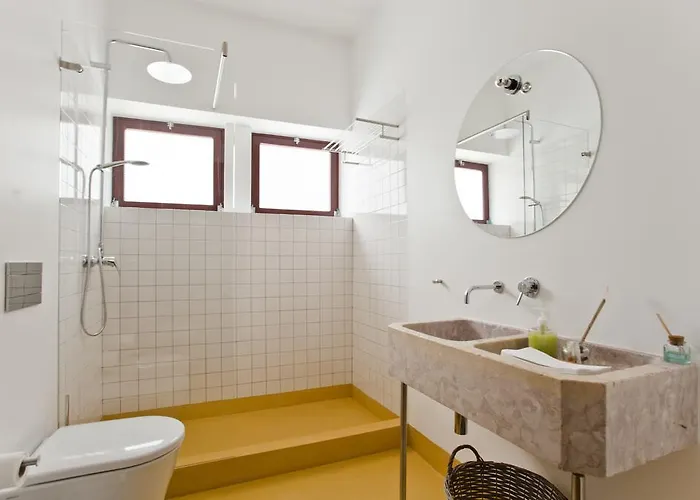 Lost Caparica Surf House * Costa de Caparica