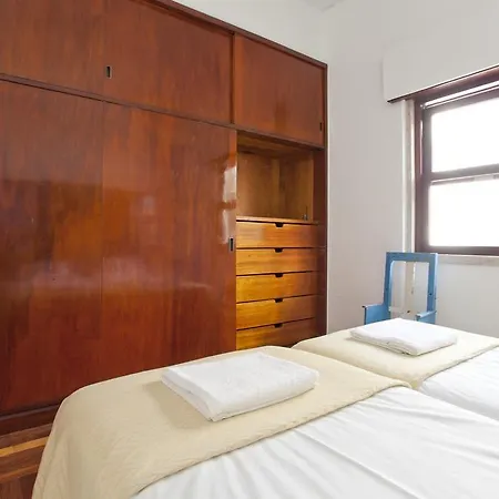 Bed & Breakfast Lost Caparica Surf House