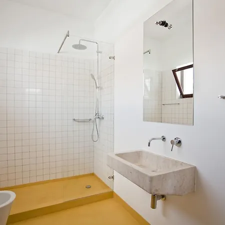 Bed & Breakfast Lost Caparica Surf House