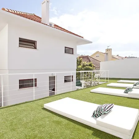 Bed & Breakfast Lost Caparica Surf House