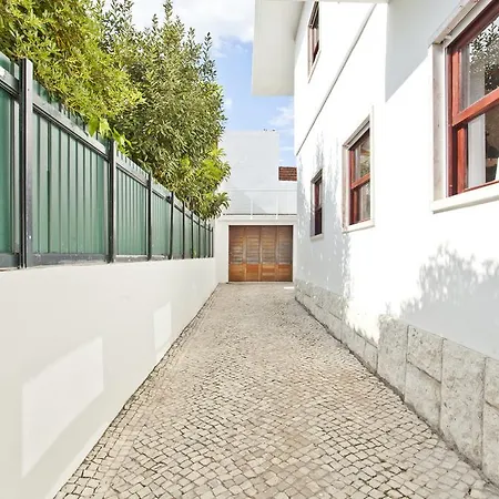 Alojamento de Acomodação e Pequeno-almoço Lost Caparica Surf House Costa da Caparica