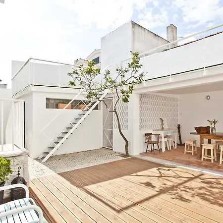 Lost Caparica Surf House * Costa da Caparica