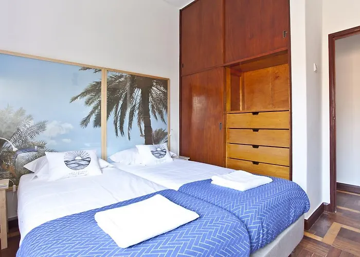 Lost Caparica Surf House *